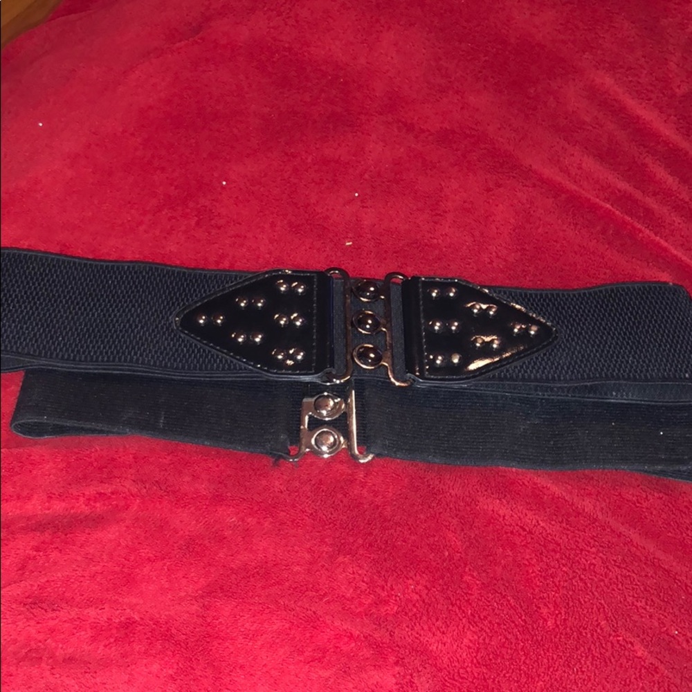 Black stretch belt